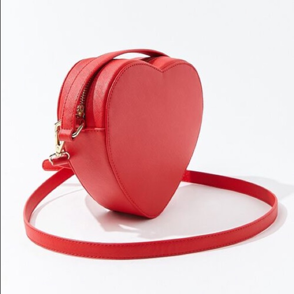 Forever 21: Red Heart Purse